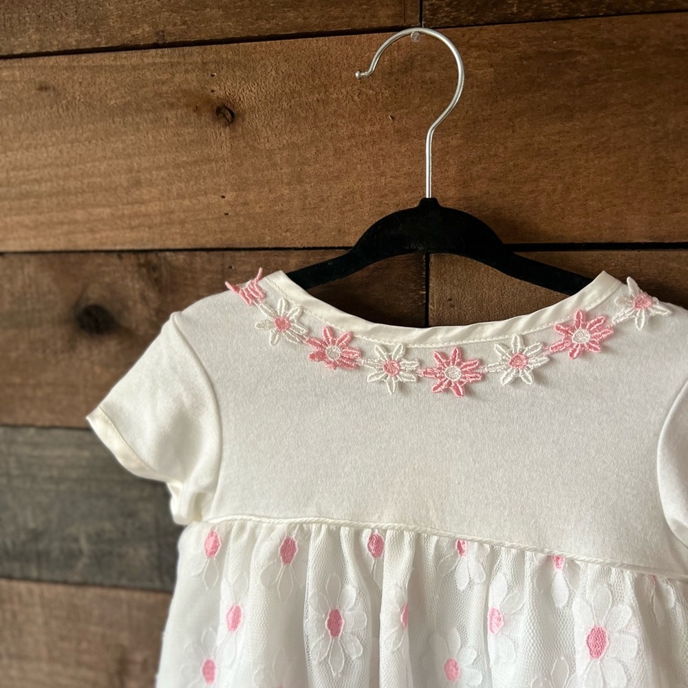 Vintage White and Pink Daisy Embroidered Baby Dress Size 12M - Picture 3 of 9